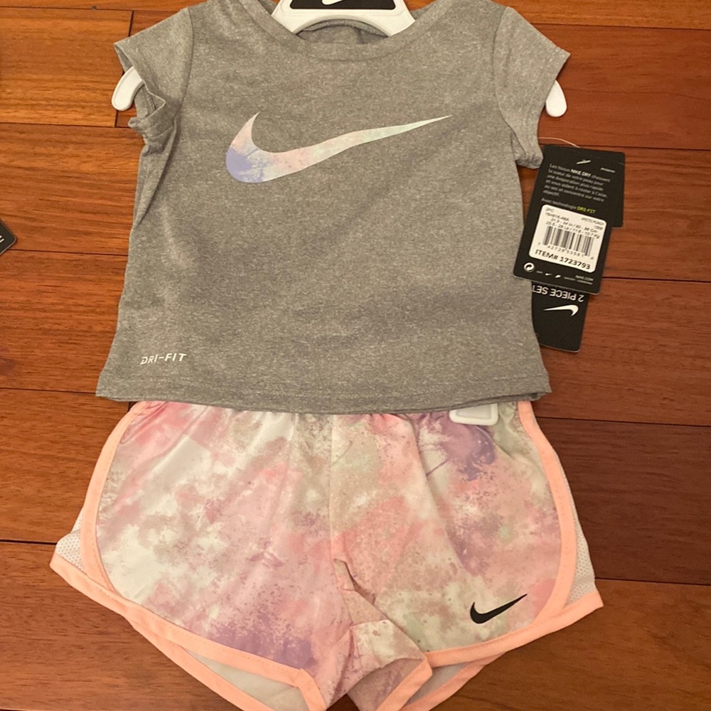Nike girls 2pc set